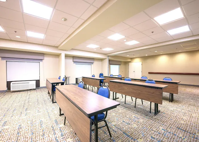Hampton Inn Hays-North Of I-70